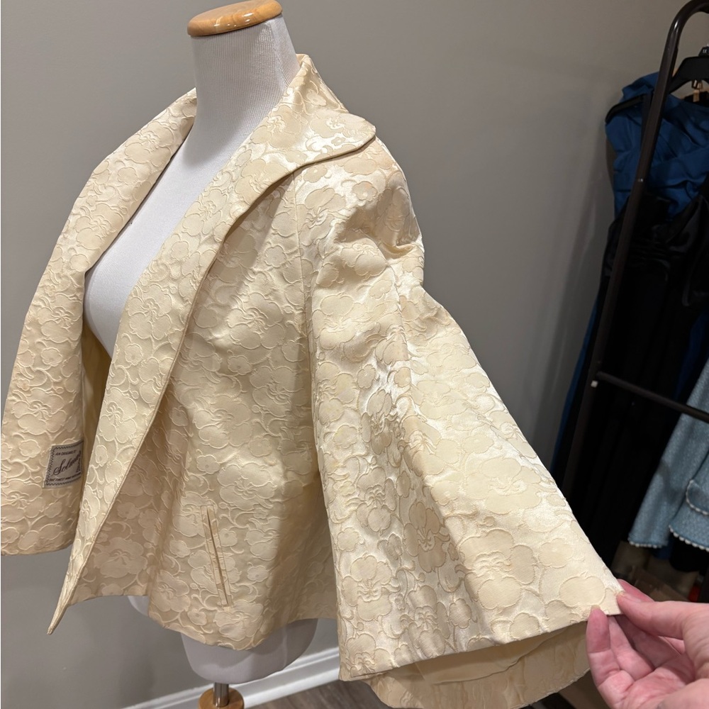 Vintage Cream Floral Women's Cape